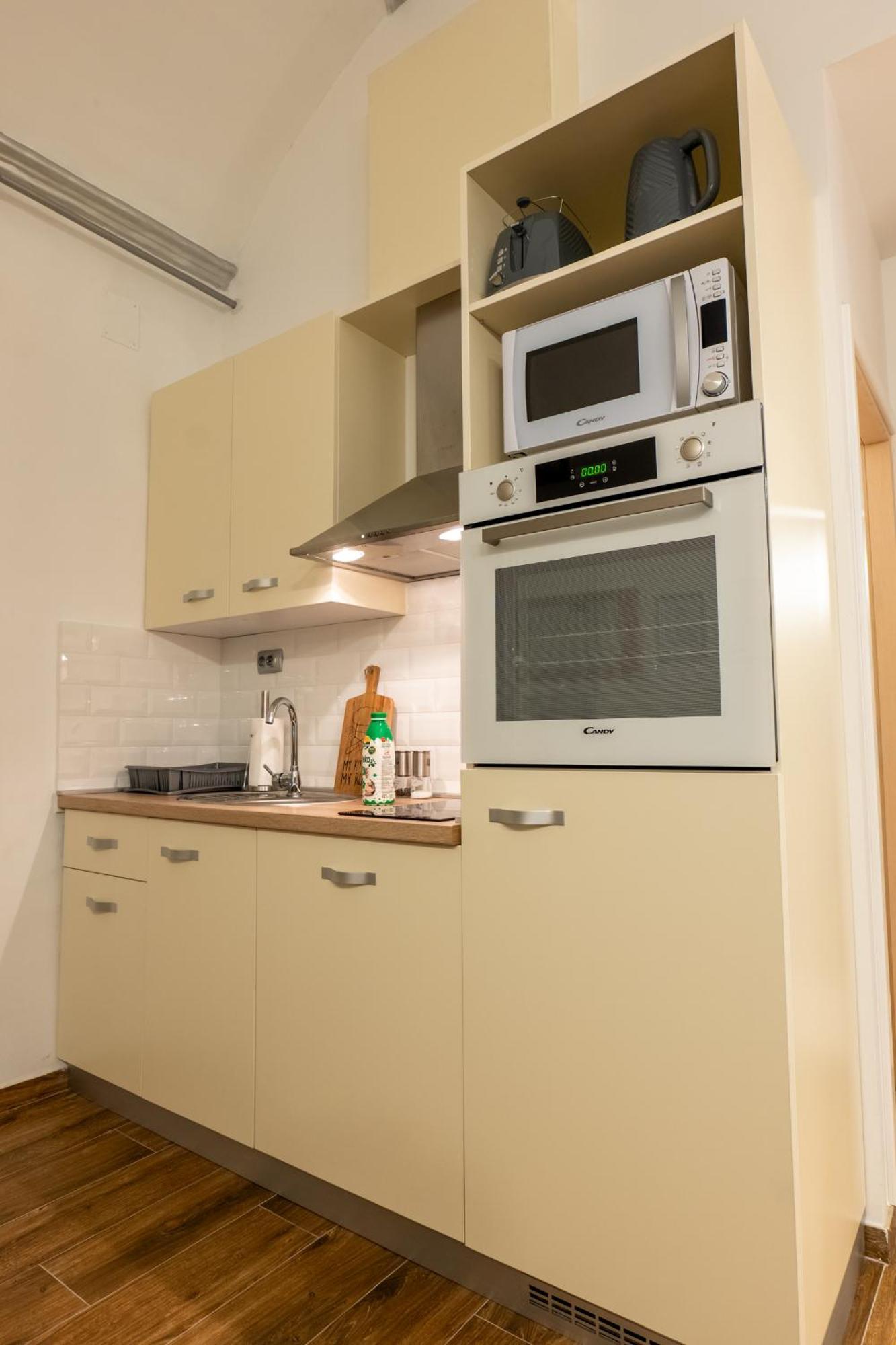 Little Vienna Silver Apartment Varazdin Ngoại thất bức ảnh